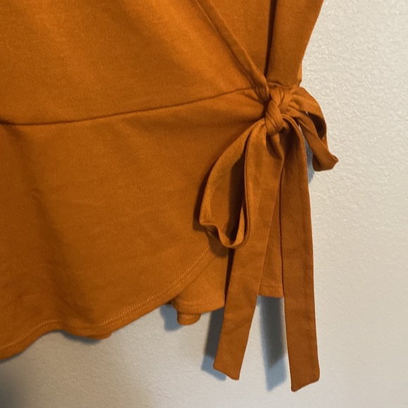 Top - Picture 4 of 5